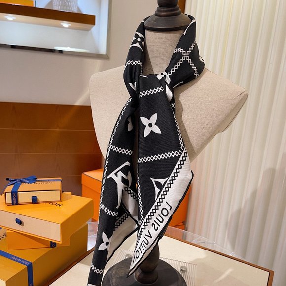 💎✨AUTHENTIC✨💎Louis Vuitton scarf - Picture 7 of 7